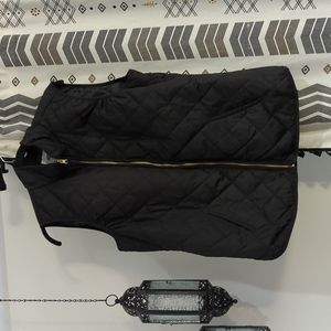 Old Navy Women's Quilted Vest in Black, Size Large, Like New Condition